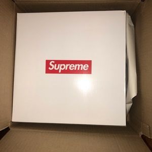 Supreme Snow tube FW19